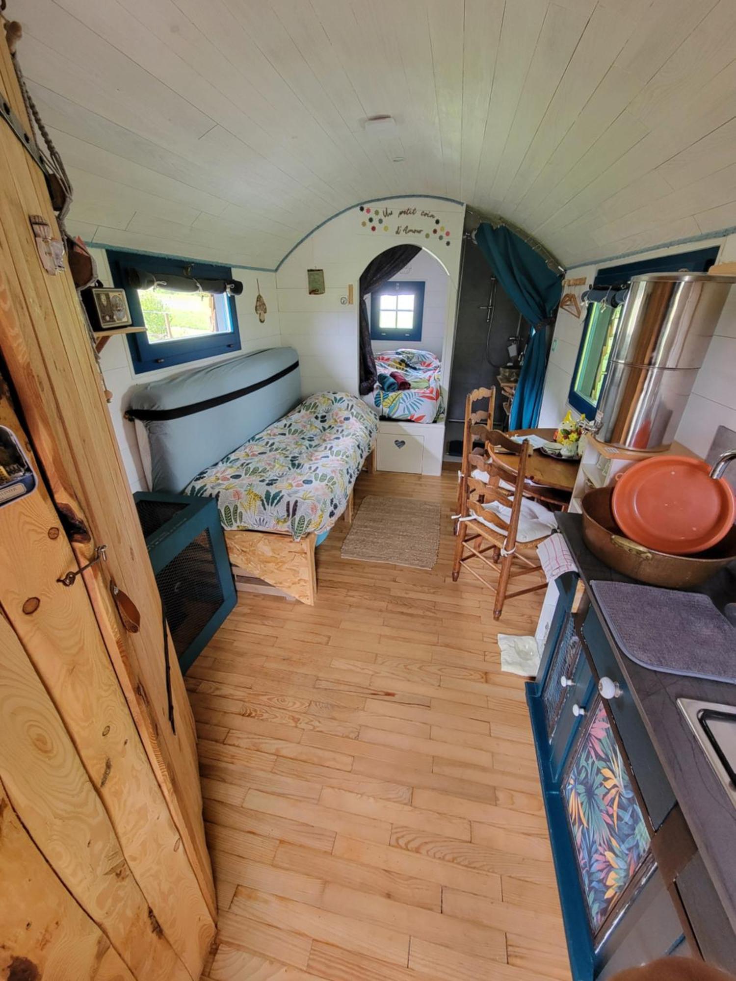 La Roulotte Tiny House Du Mond'Ideal Leval  Dış mekan fotoğraf
