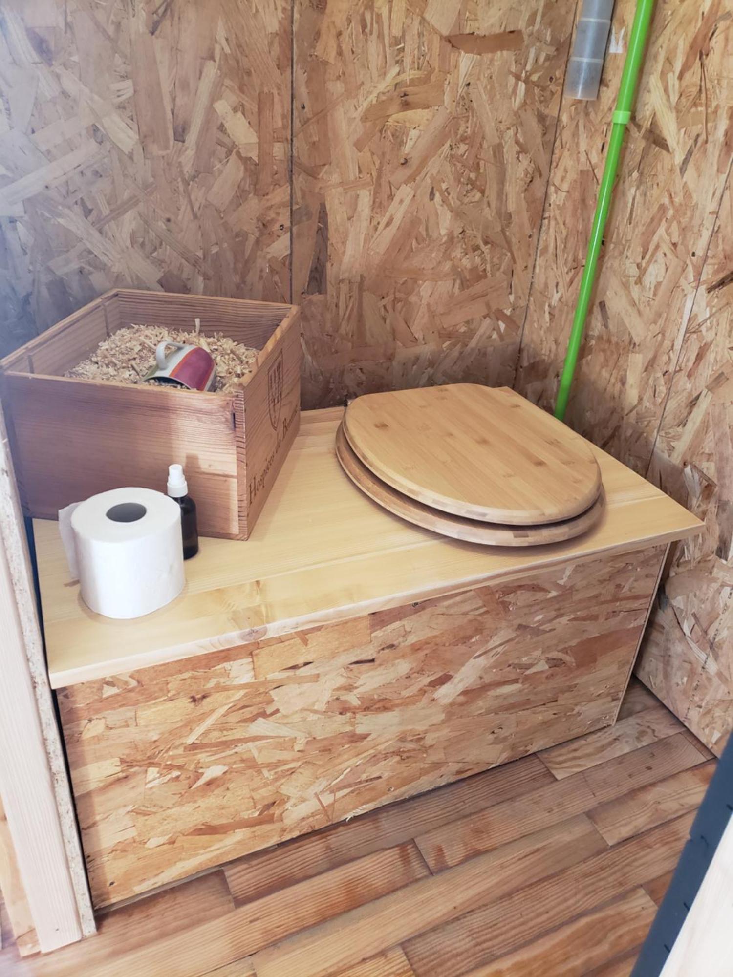 La Roulotte Tiny House Du Mond'Ideal Leval  Dış mekan fotoğraf